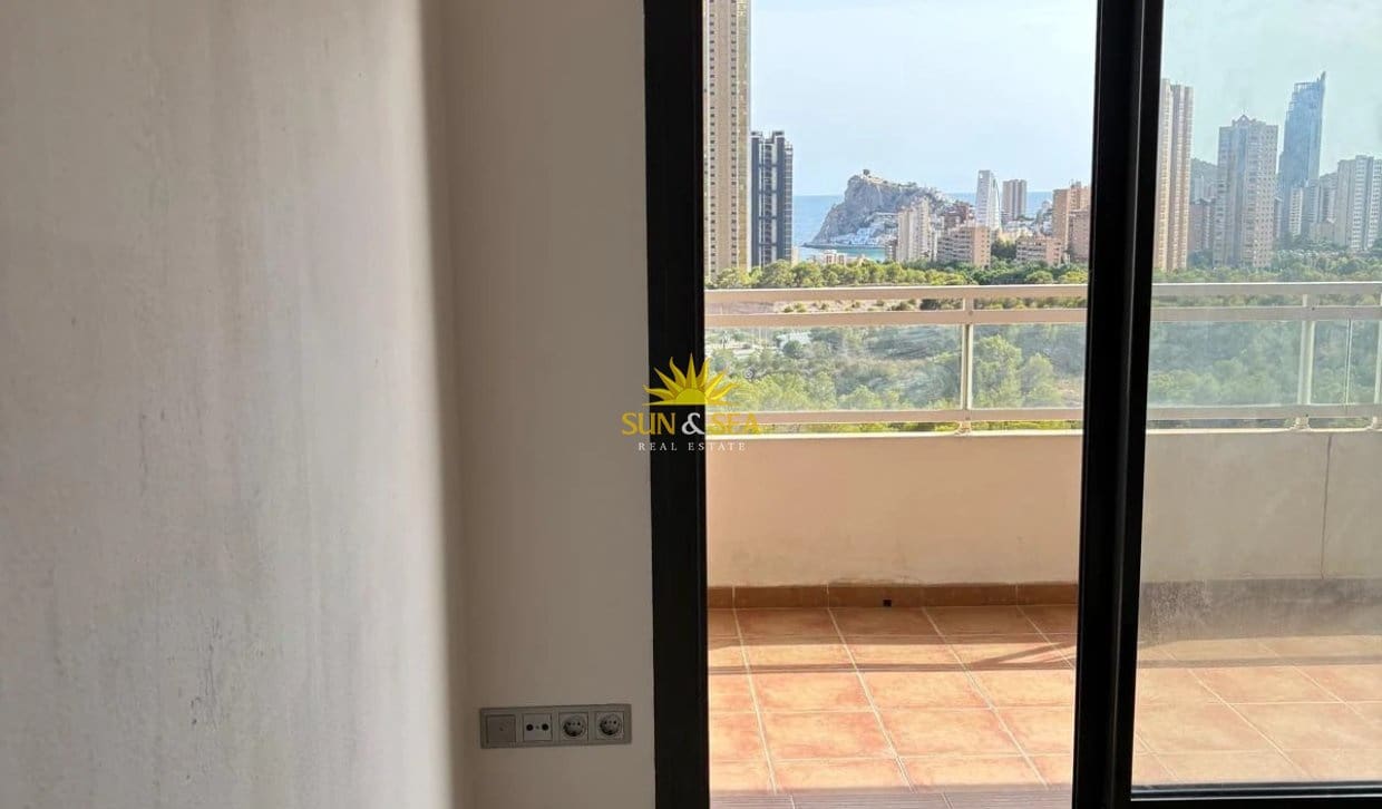 2 slaapkamer Appartement te huur in Benidorm met zwembad garage - € 1.400 (Ref: 10154238)