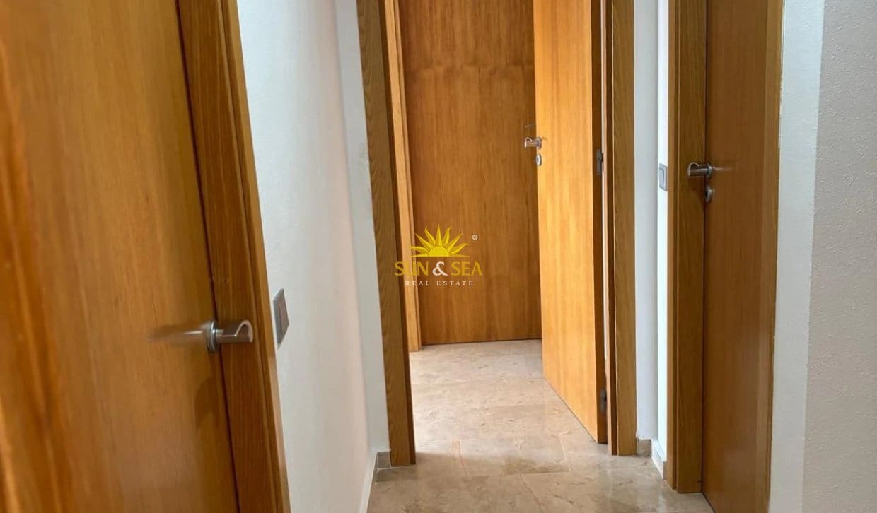 2 slaapkamer Appartement te huur in Benidorm met zwembad garage - € 1.400 (Ref: 10154238)