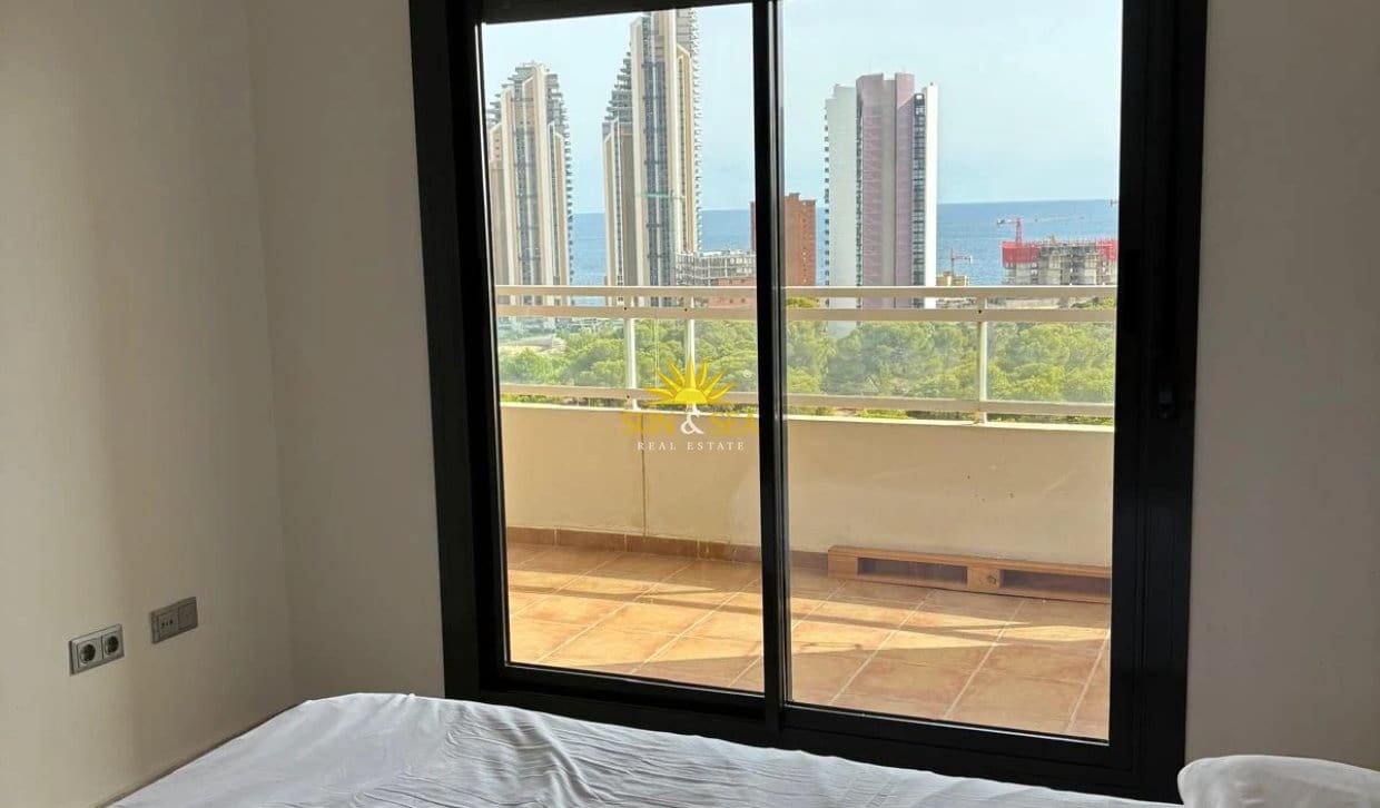 2 slaapkamer Appartement te huur in Benidorm met zwembad garage - € 1.400 (Ref: 10154238)