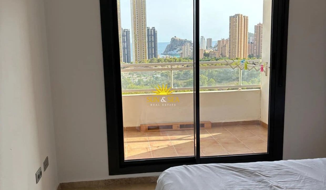 2 slaapkamer Appartement te huur in Benidorm met zwembad garage - € 1.400 (Ref: 10154238)
