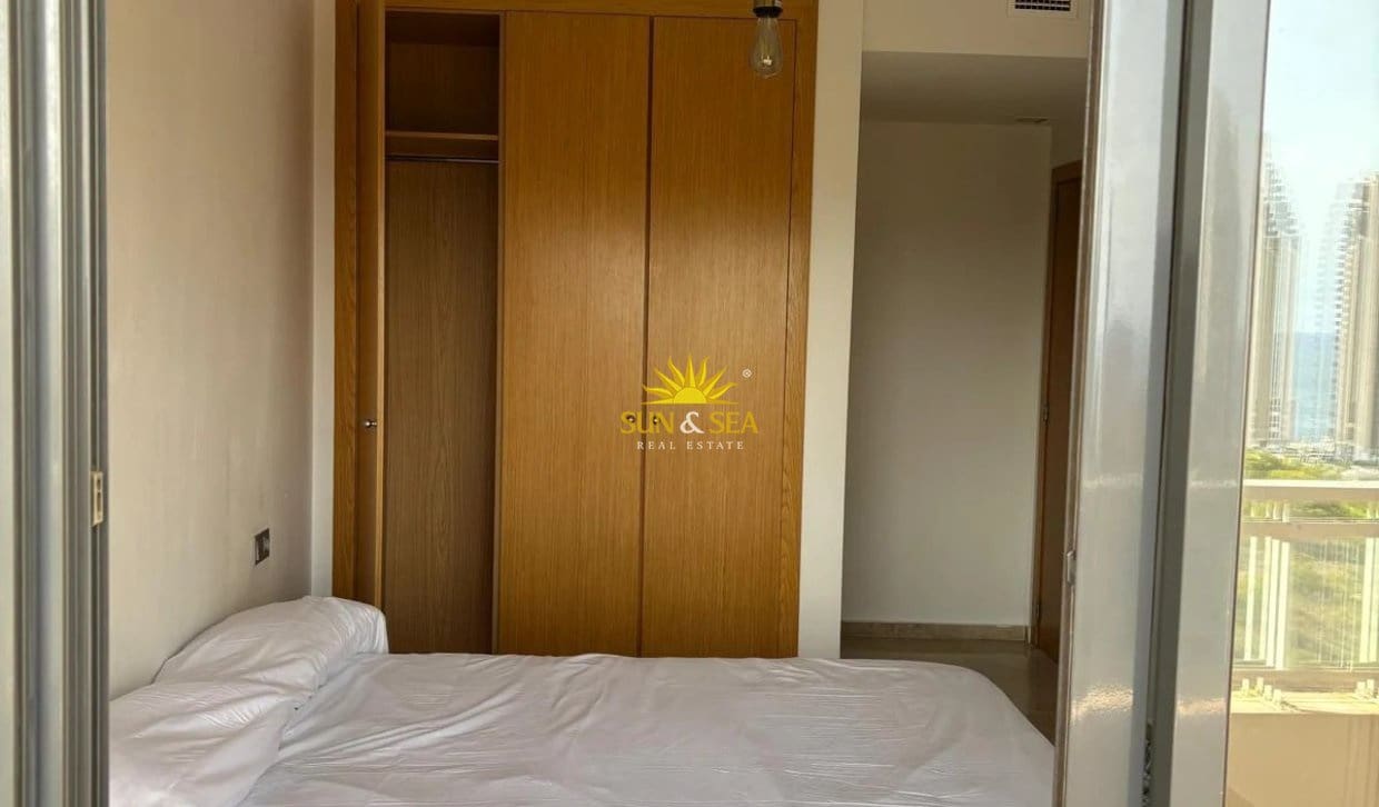 2 slaapkamer Appartement te huur in Benidorm met zwembad garage - € 1.400 (Ref: 10154238)