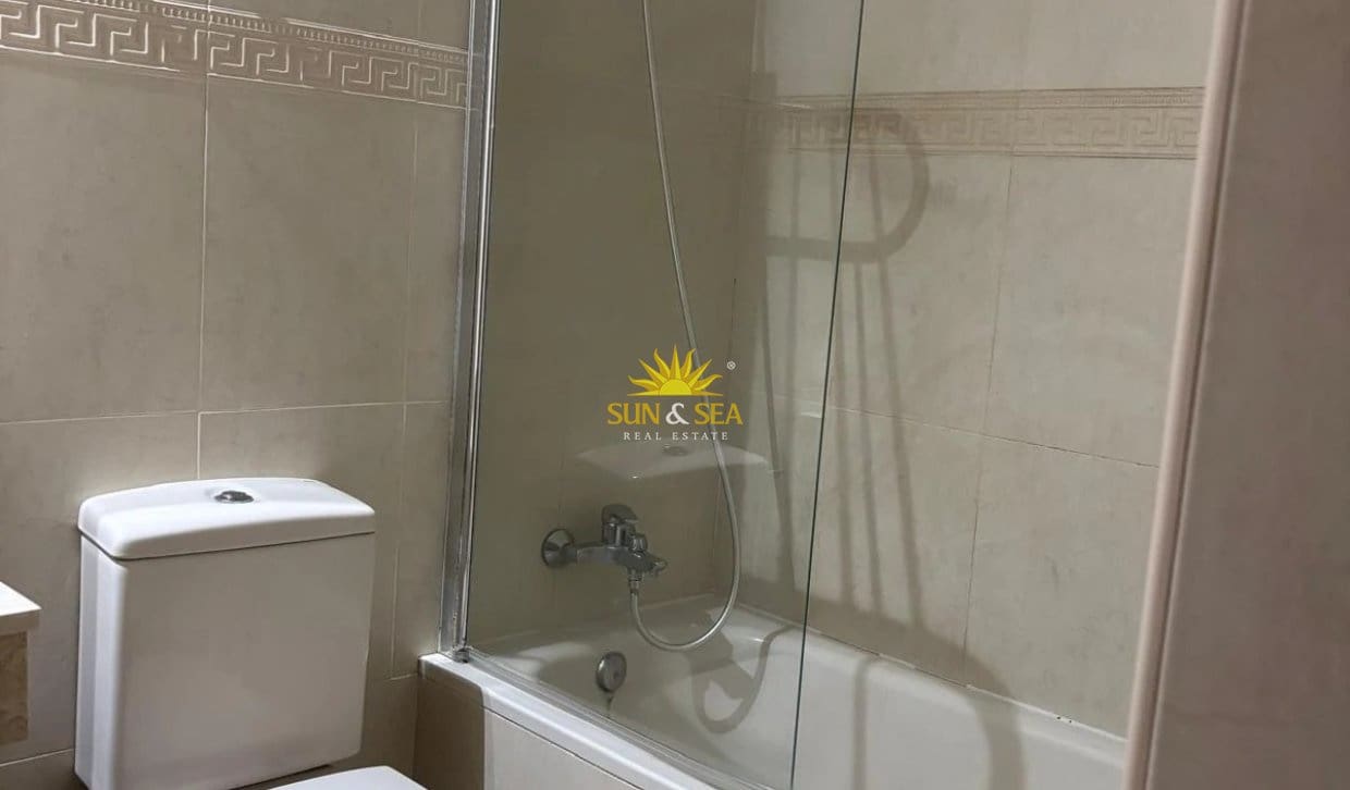 2 slaapkamer Appartement te huur in Benidorm met zwembad garage - € 1.400 (Ref: 10154238)