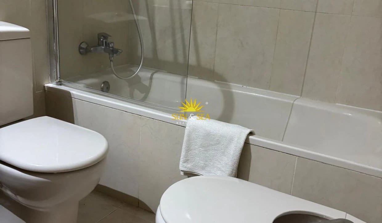 2 slaapkamer Appartement te huur in Benidorm met zwembad garage - € 1.400 (Ref: 10154238)