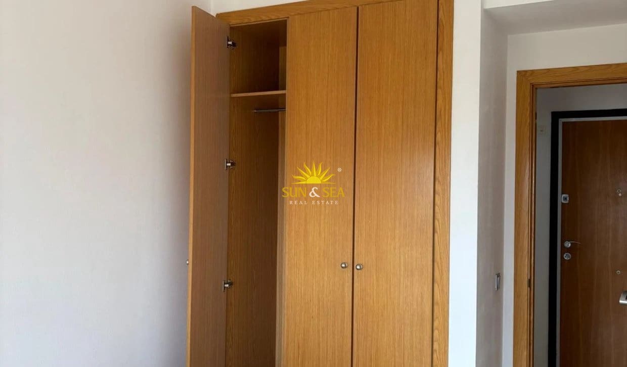 2 slaapkamer Appartement te huur in Benidorm met zwembad garage - € 1.400 (Ref: 10154238)