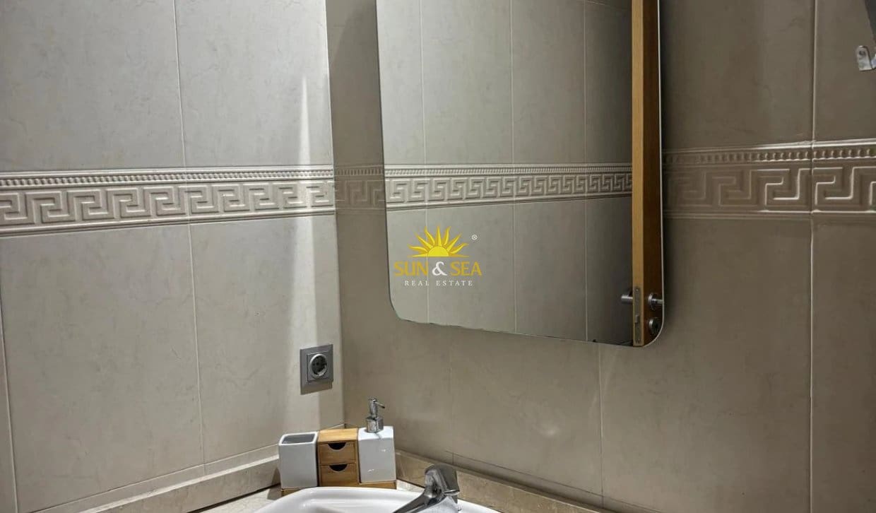 2 slaapkamer Appartement te huur in Benidorm met zwembad garage - € 1.400 (Ref: 10154238)