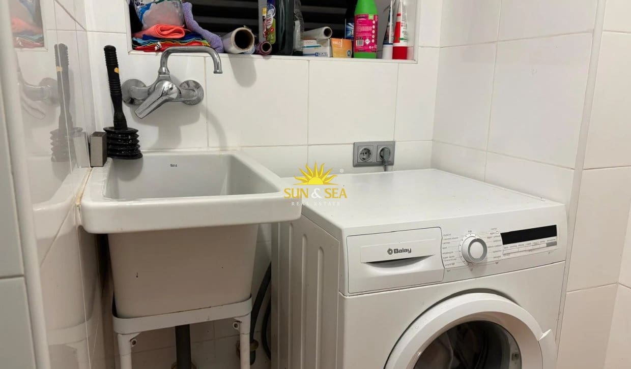 2 slaapkamer Appartement te huur in Benidorm met zwembad garage - € 1.400 (Ref: 10154238)