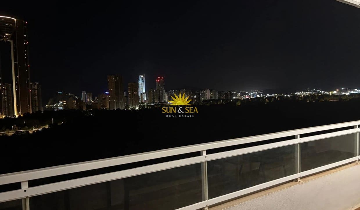2 slaapkamer Appartement te huur in Benidorm met zwembad garage - € 1.400 (Ref: 10154238)