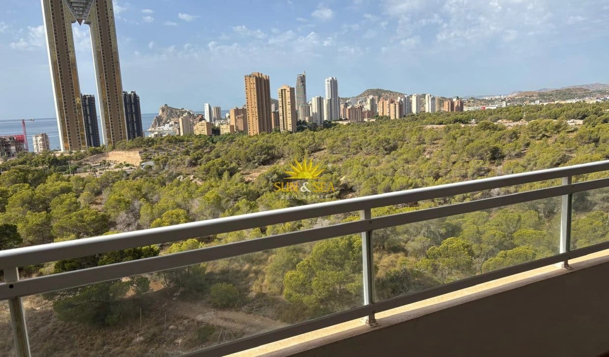 2 slaapkamer Appartement te huur in Benidorm met zwembad garage - € 1.400 (Ref: 10154238)