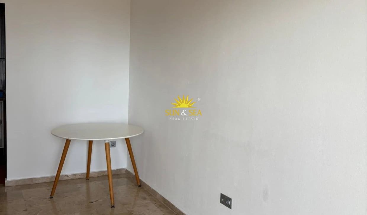 2 slaapkamer Appartement te huur in Benidorm met zwembad garage - € 1.400 (Ref: 10154238)
