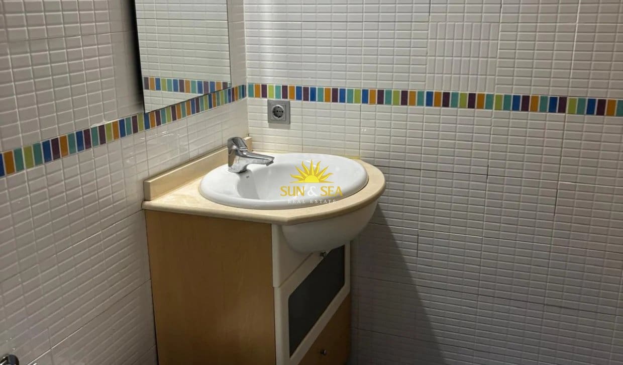 2 slaapkamer Appartement te huur in Benidorm met zwembad garage - € 1.400 (Ref: 10154238)