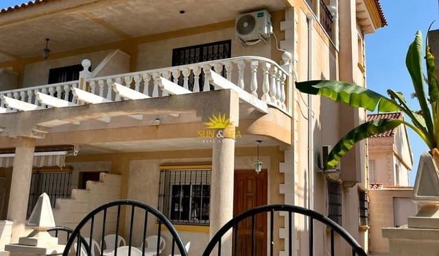 Maison de Ville de 4 chambres de location de vacances à Centro, Torrevieja avec piscine garage - 1 650 € (Ref: 10154338)