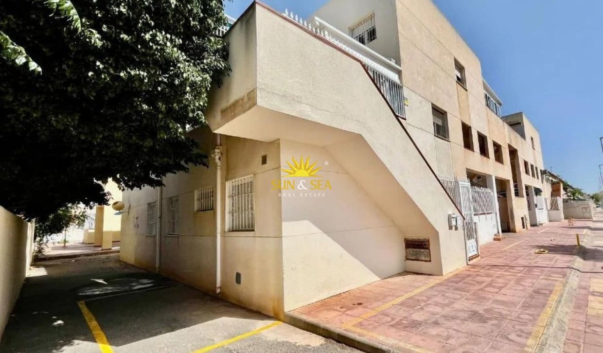 Apartamento de 1 habitación en Los Alcázares en alquiler con garaje - 650 € (Ref: 10154339)