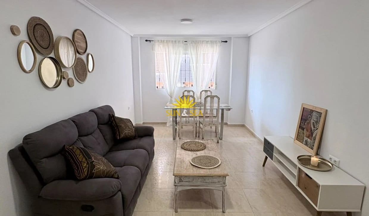 2 quarto Apartamento para arrendar em San Miguel de Salinas com piscina garagem - 800 € (Ref: 10155565)