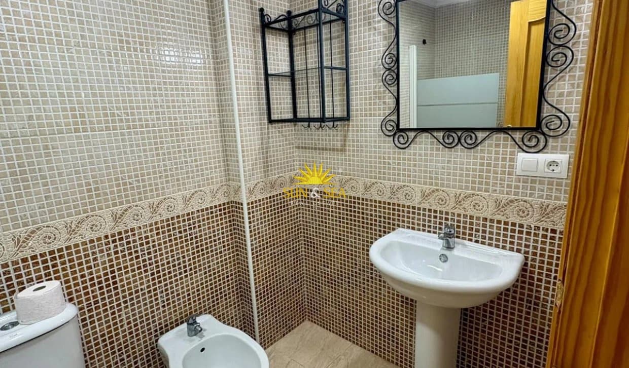 2 quarto Apartamento para arrendar em San Miguel de Salinas com piscina garagem - 800 € (Ref: 10155565)