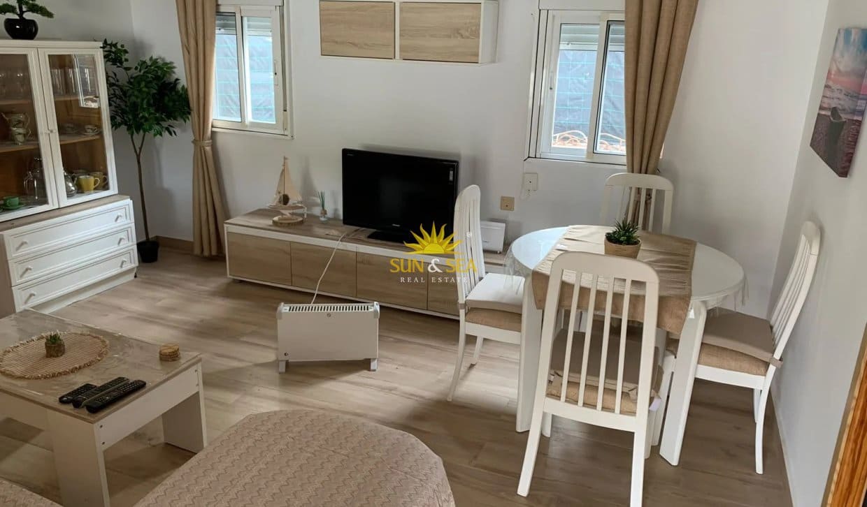 2 bedroom Townhouse for rent in Playa de San Juan with pool garage - € 1,300 (Ref: 10156179)