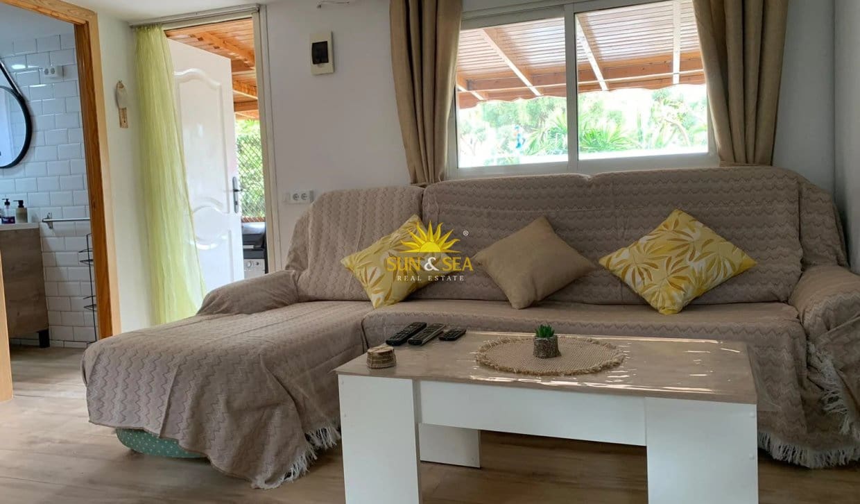 2 bedroom Townhouse for rent in Playa de San Juan with pool garage - € 1,300 (Ref: 10156179)