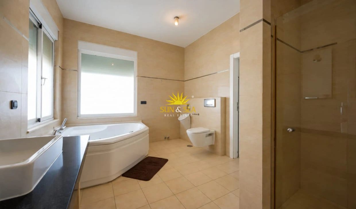 Maison de Ville de 4 chambres à louer à Altea avec piscine garage - 3 750 € (Ref: 10156180)