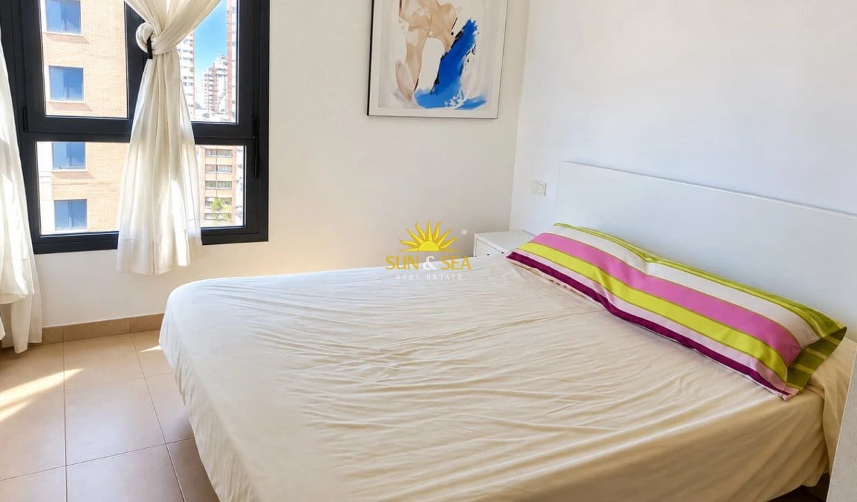1 quarto Apartamento para arrendar em Benidorm com piscina garagem - 1 100 € (Ref: 10156943)