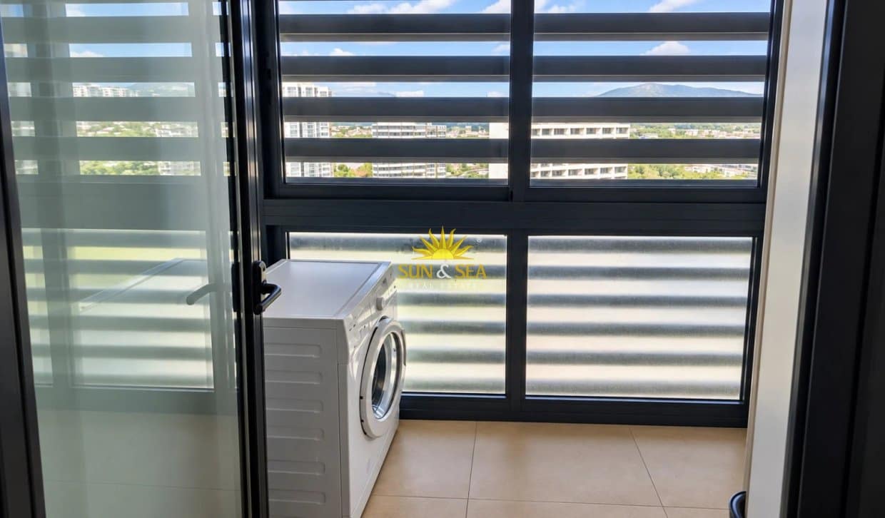 1 quarto Apartamento para arrendar em Benidorm com piscina garagem - 1 100 € (Ref: 10156943)