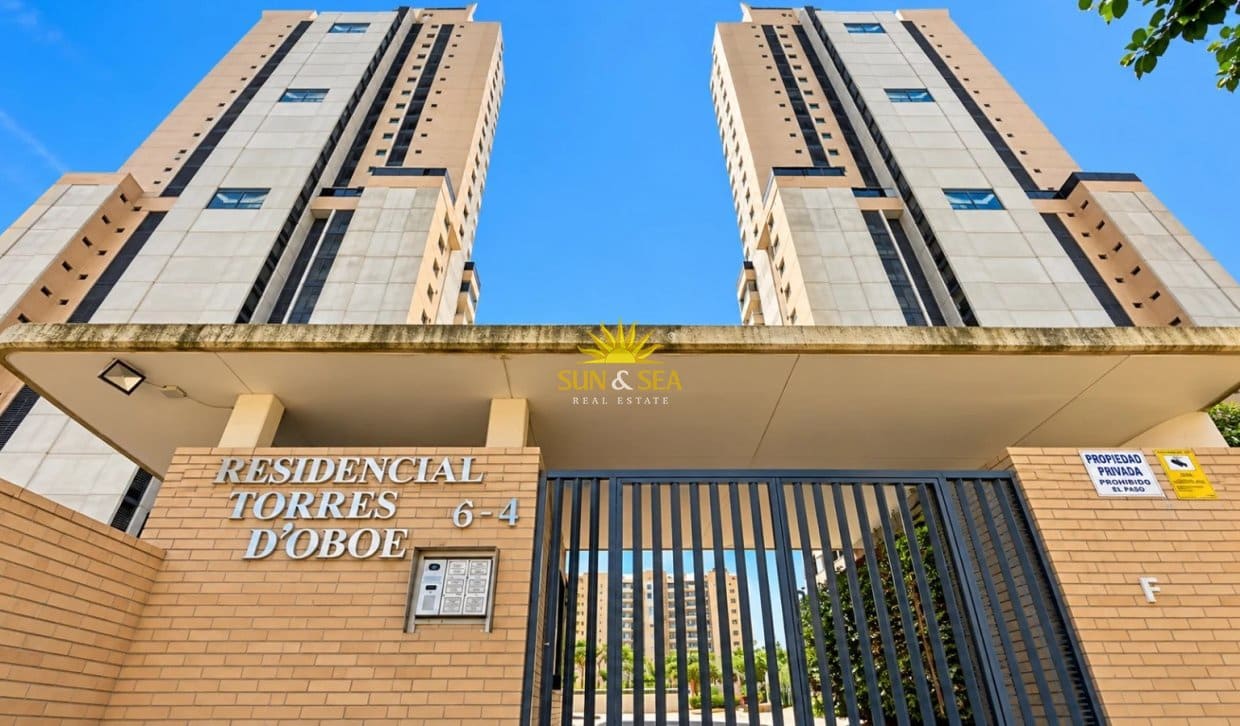 1 quarto Apartamento para arrendar em Benidorm com piscina garagem - 1 100 € (Ref: 10156943)