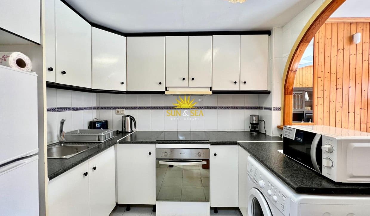 1 makuuhuone Kattohuoneisto myytävänä paikassa Torrevieja mukana uima-altaan - 145 000 € (Ref: 10158122)