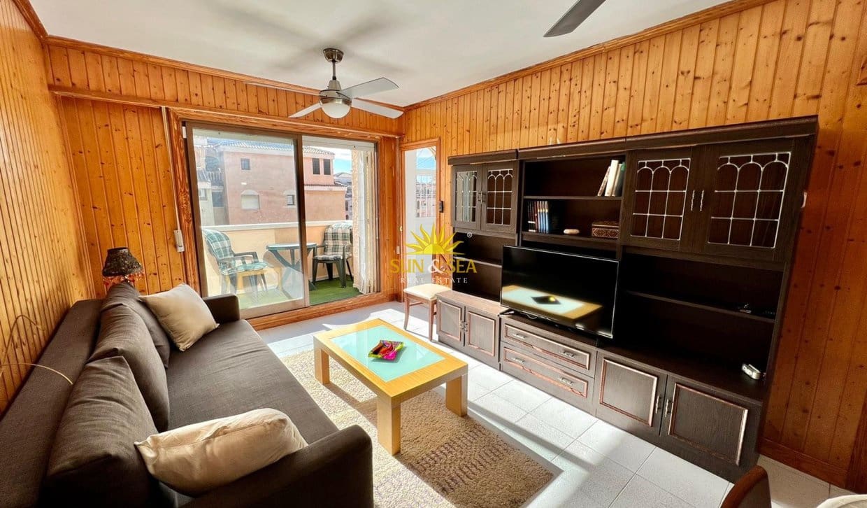 1 makuuhuone Kattohuoneisto myytävänä paikassa Torrevieja mukana uima-altaan - 145 000 € (Ref: 10158122)