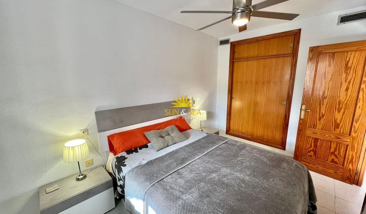 1 makuuhuone Kattohuoneisto myytävänä paikassa Torrevieja mukana uima-altaan - 145 000 € (Ref: 10158122)