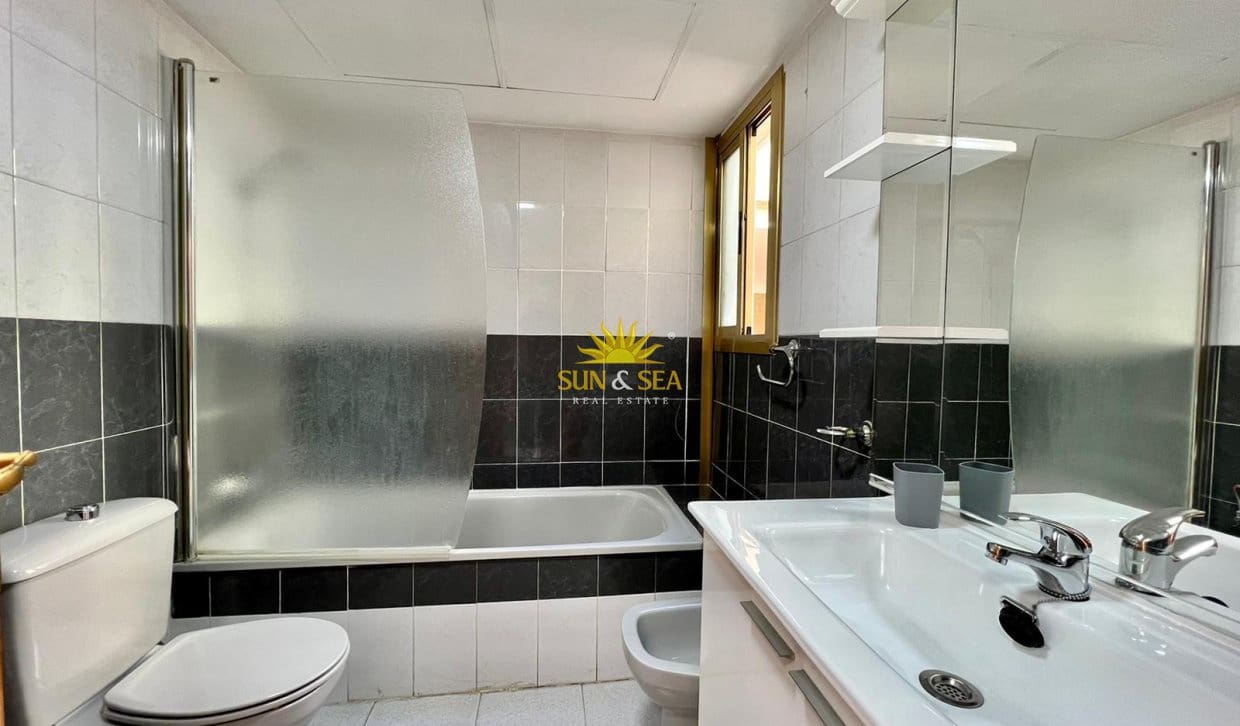 1 makuuhuone Kattohuoneisto myytävänä paikassa Torrevieja mukana uima-altaan - 145 000 € (Ref: 10158122)