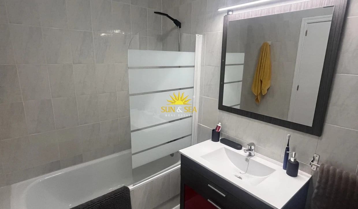 2 soveværelse Lejlighed til leje i San Javier - € 800 (Ref: 10158469)