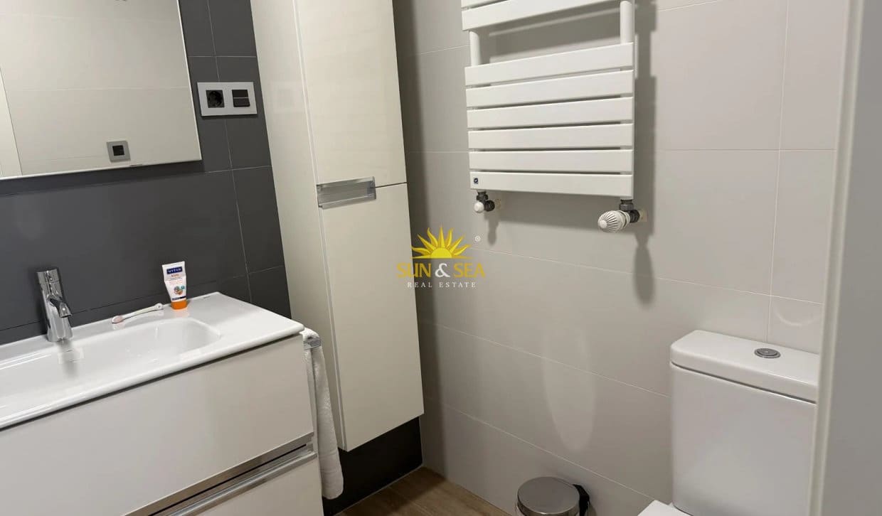 3 sovrum Lägenhet att hyra i Los Montesinos - 800 € (Ref: 10158573)