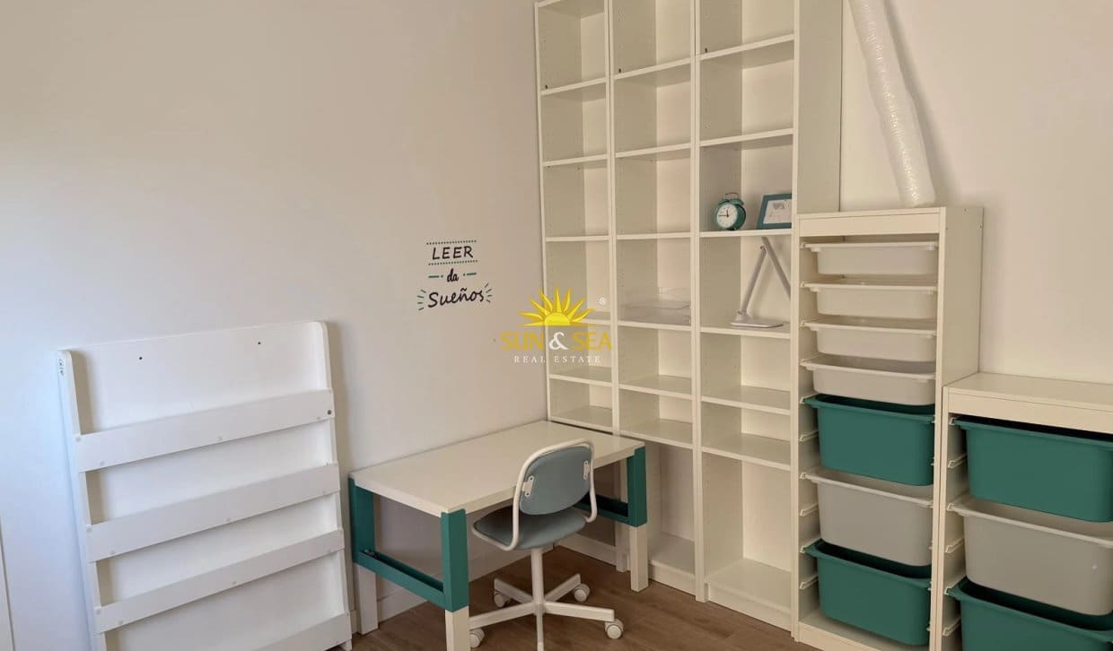 3 sovrum Lägenhet att hyra i Los Montesinos - 800 € (Ref: 10158573)