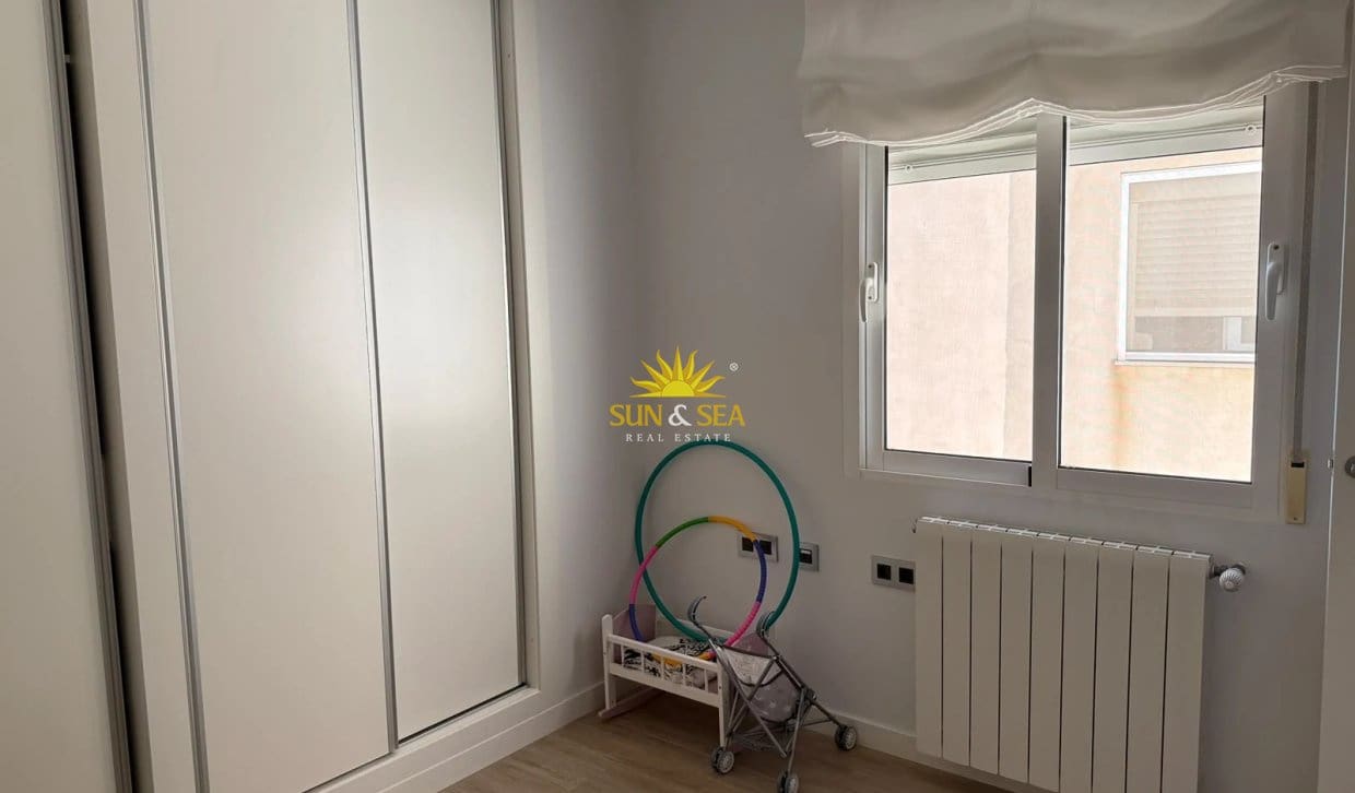 3 sovrum Lägenhet att hyra i Los Montesinos - 800 € (Ref: 10158573)