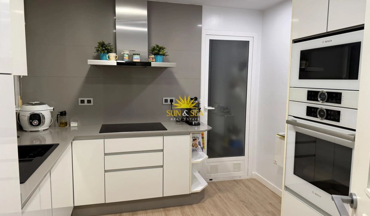 3 sovrum Lägenhet att hyra i Los Montesinos - 800 € (Ref: 10158573)