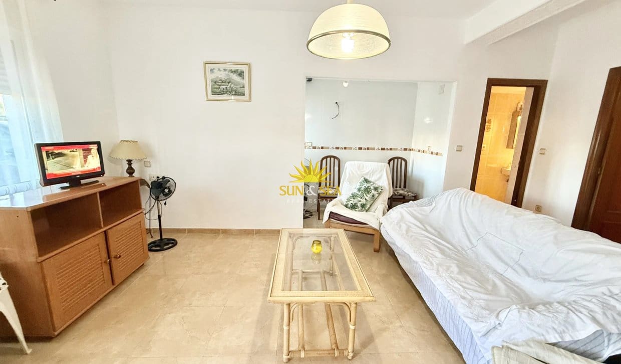 5 bedroom Villa for sale in San Pedro del Pinatar with garage - € 380,000 (Ref: 10158574)