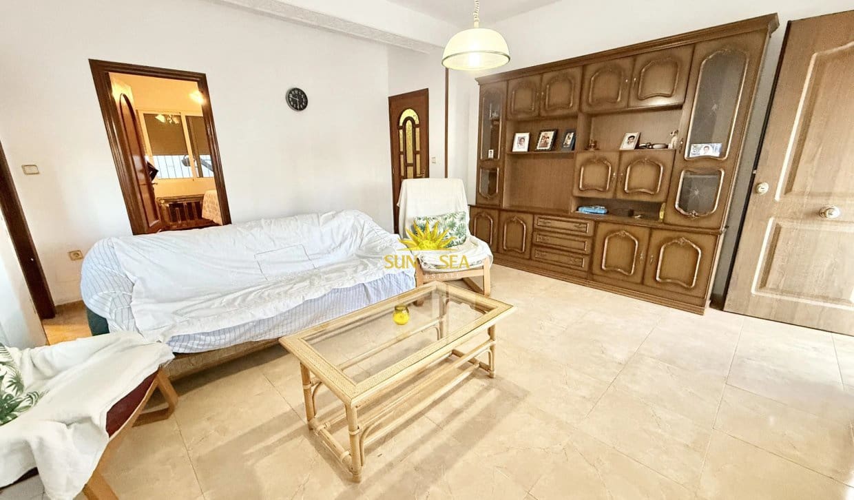 5 bedroom Villa for sale in San Pedro del Pinatar with garage - € 380,000 (Ref: 10158574)