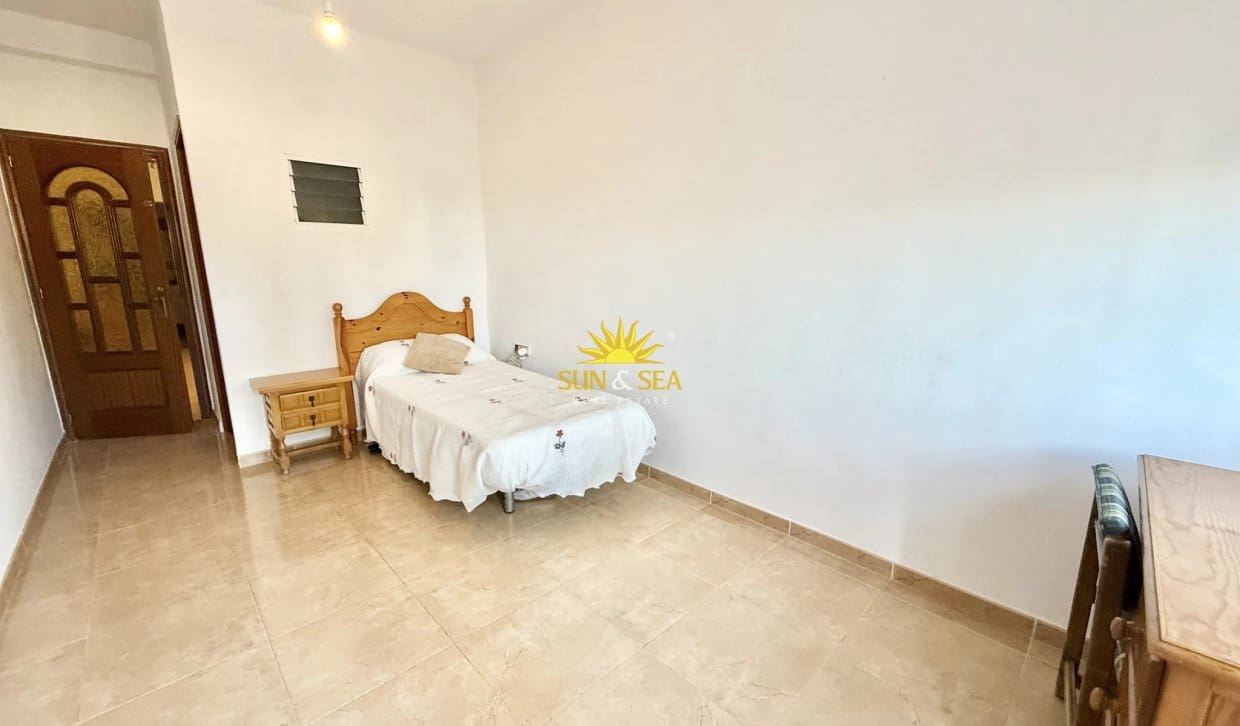 5 bedroom Villa for sale in San Pedro del Pinatar with garage - € 380,000 (Ref: 10158574)