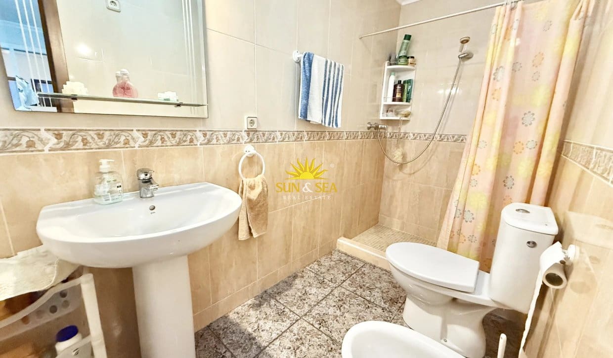 5 bedroom Villa for sale in San Pedro del Pinatar with garage - € 380,000 (Ref: 10158574)
