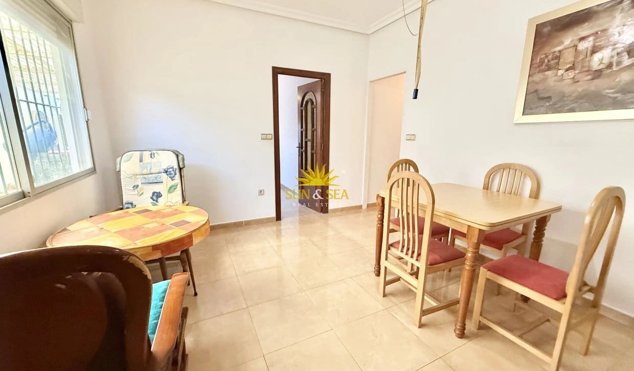 5 bedroom Villa for sale in San Pedro del Pinatar with garage - € 380,000 (Ref: 10158574)