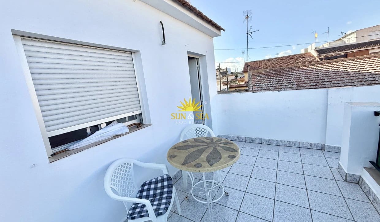 5 bedroom Villa for sale in San Pedro del Pinatar with garage - € 380,000 (Ref: 10158574)