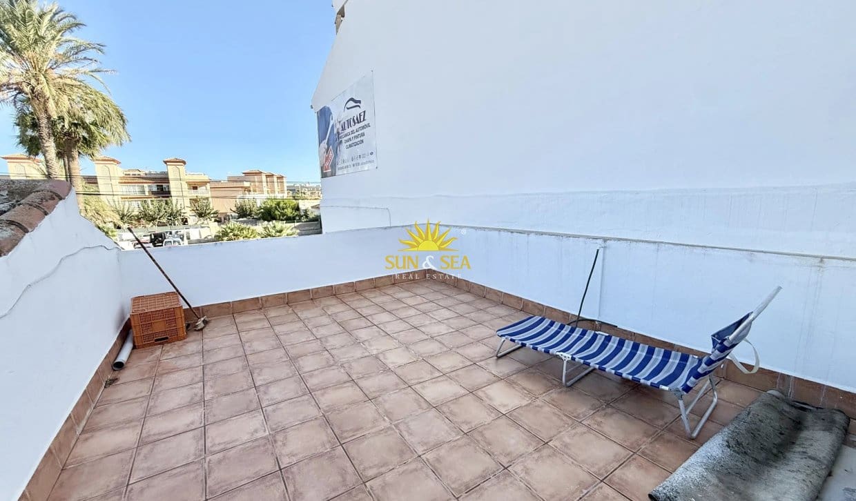 5 bedroom Villa for sale in San Pedro del Pinatar with garage - € 380,000 (Ref: 10158574)
