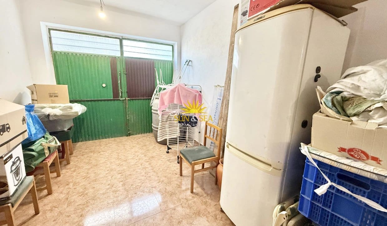 5 bedroom Villa for sale in San Pedro del Pinatar with garage - € 380,000 (Ref: 10158574)