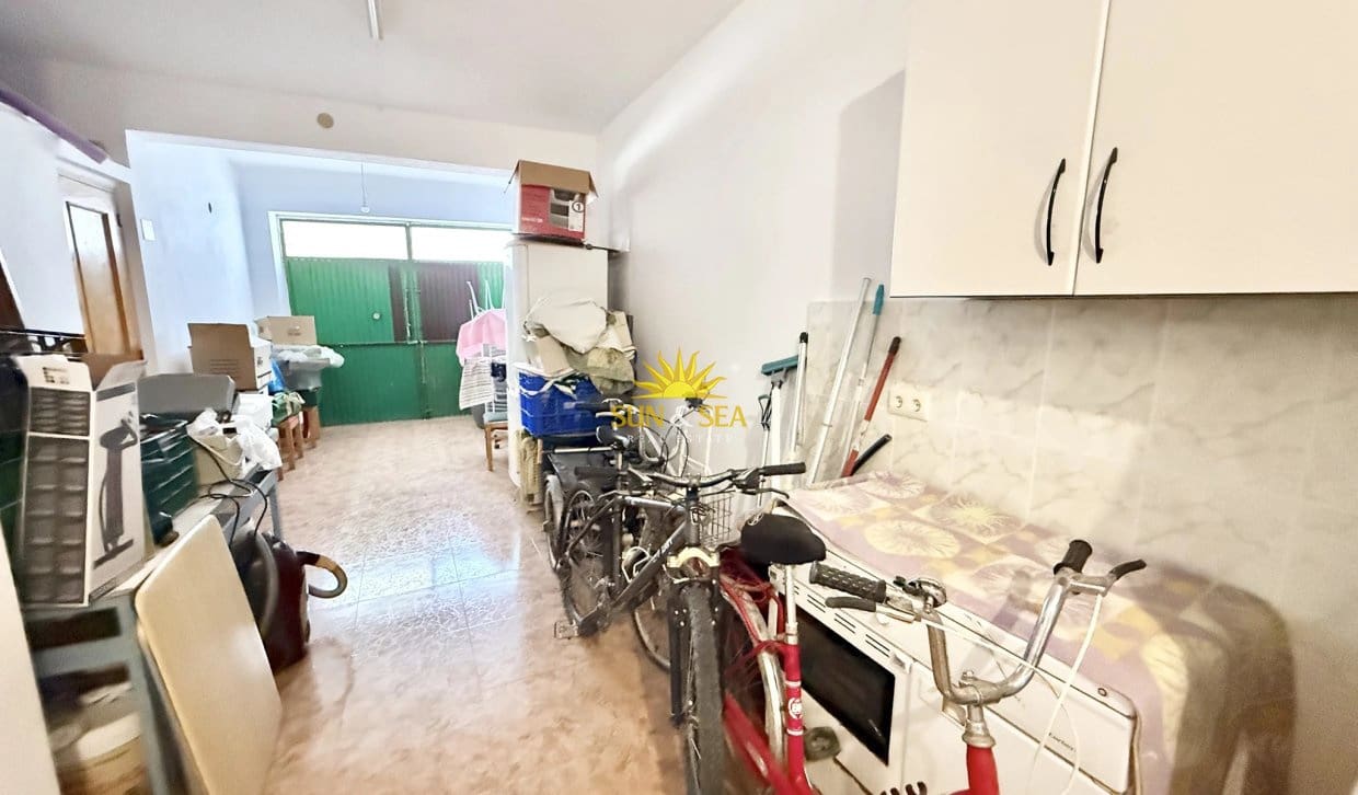 5 bedroom Villa for sale in San Pedro del Pinatar with garage - € 380,000 (Ref: 10158574)