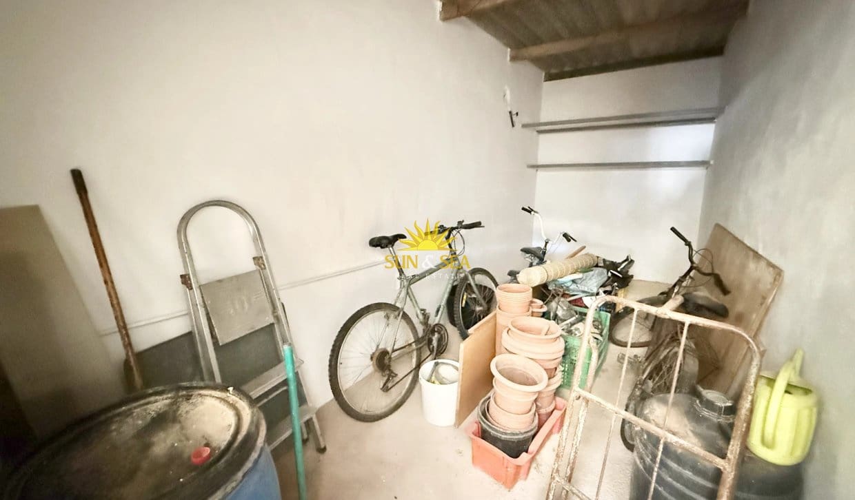 5 bedroom Villa for sale in San Pedro del Pinatar with garage - € 380,000 (Ref: 10158574)