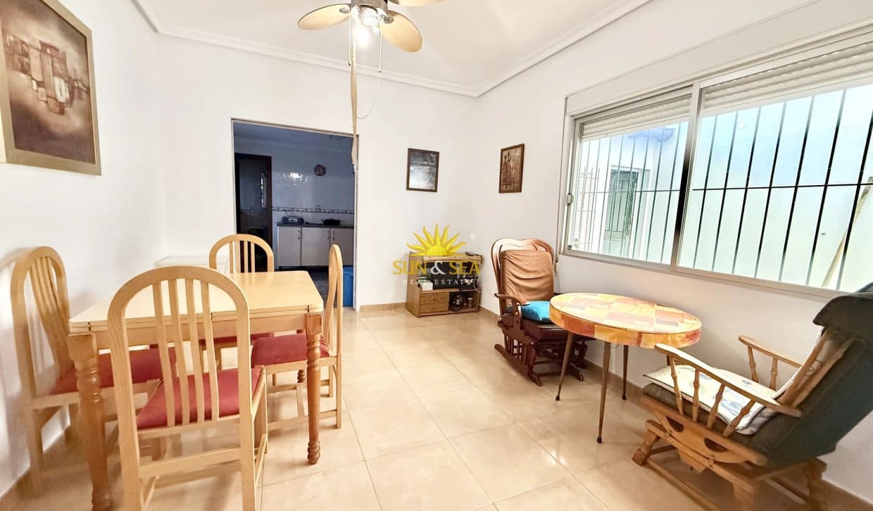 5 bedroom Villa for sale in San Pedro del Pinatar with garage - € 380,000 (Ref: 10158574)