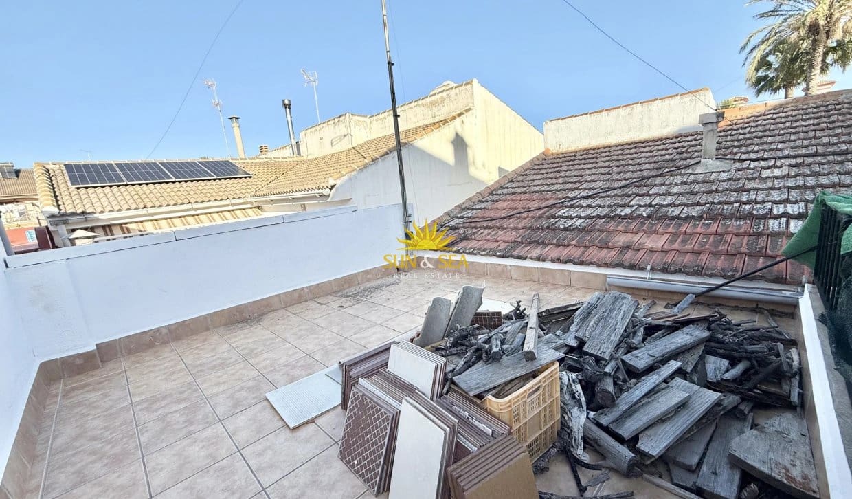 5 bedroom Villa for sale in San Pedro del Pinatar with garage - € 380,000 (Ref: 10158574)