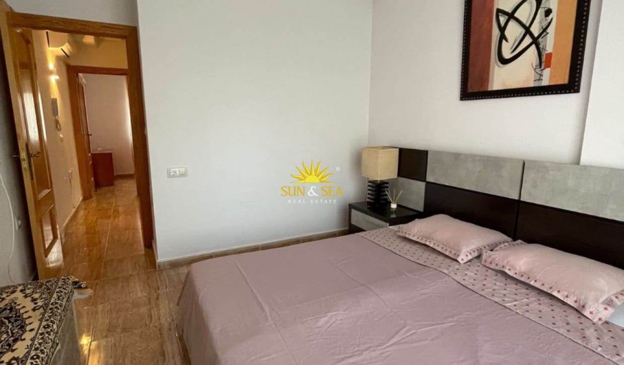 Casa de 4 habitaciones en San Pedro del Pinatar en alquiler - 1.000 € (Ref: 10159980)