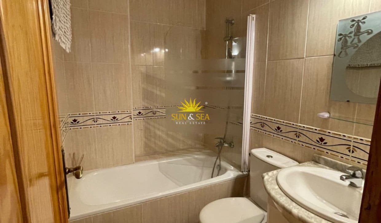 Casa de 4 habitaciones en San Pedro del Pinatar en alquiler - 1.000 € (Ref: 10159980)