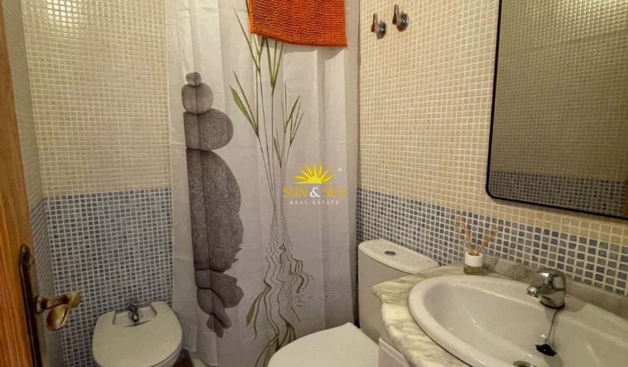 Casa de 4 habitaciones en San Pedro del Pinatar en alquiler - 1.000 € (Ref: 10159980)