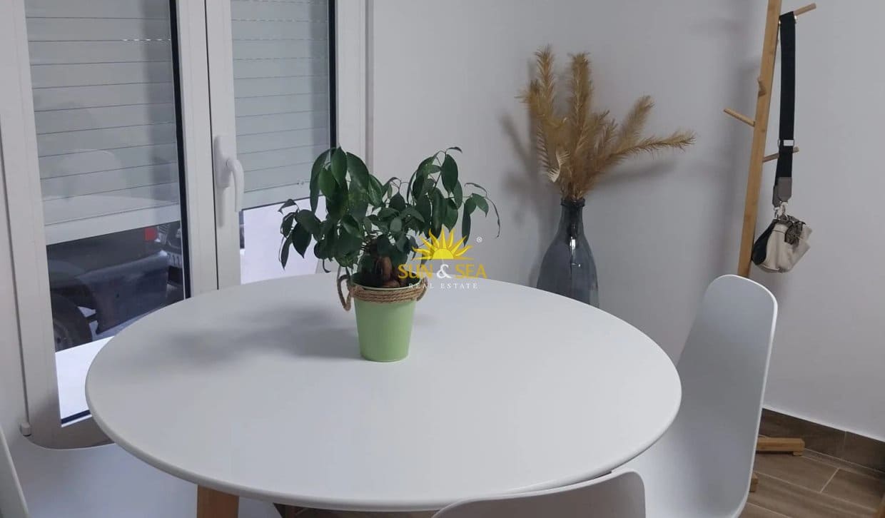 2 bedroom Apartment for rent in Guardamar del Segura - € 900 (Ref: 10163372)