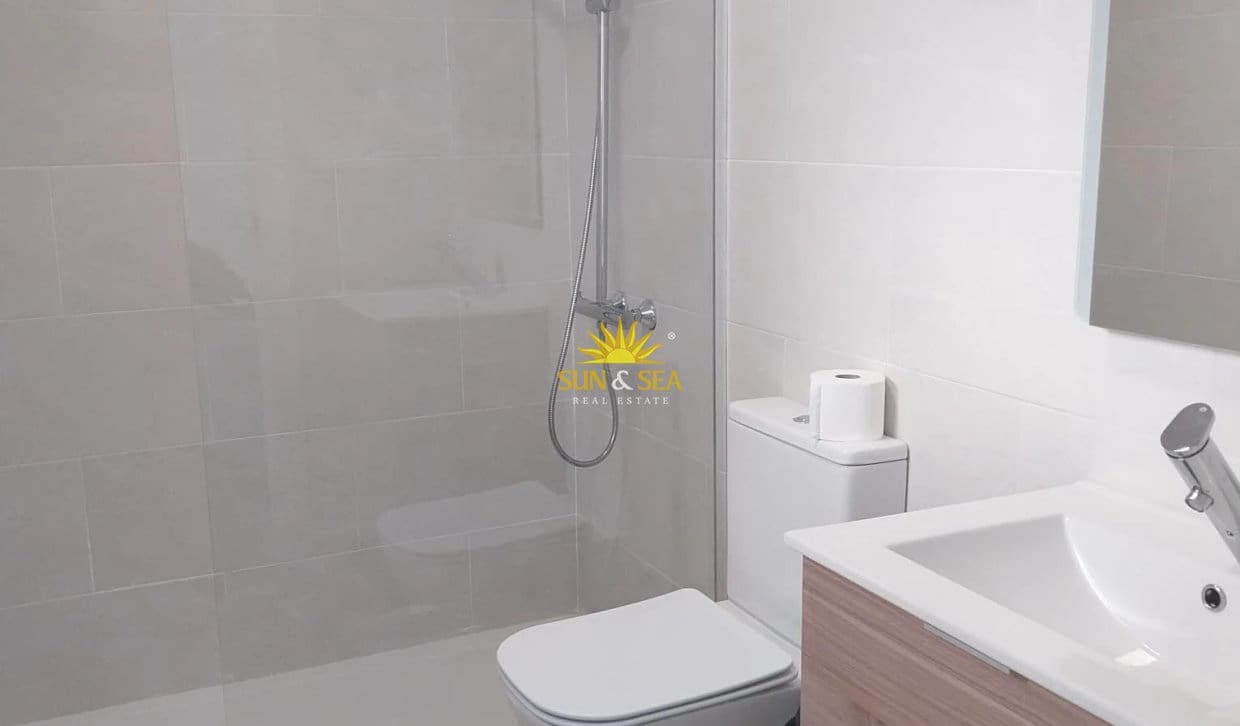 2 bedroom Apartment for rent in Guardamar del Segura - € 900 (Ref: 10163372)